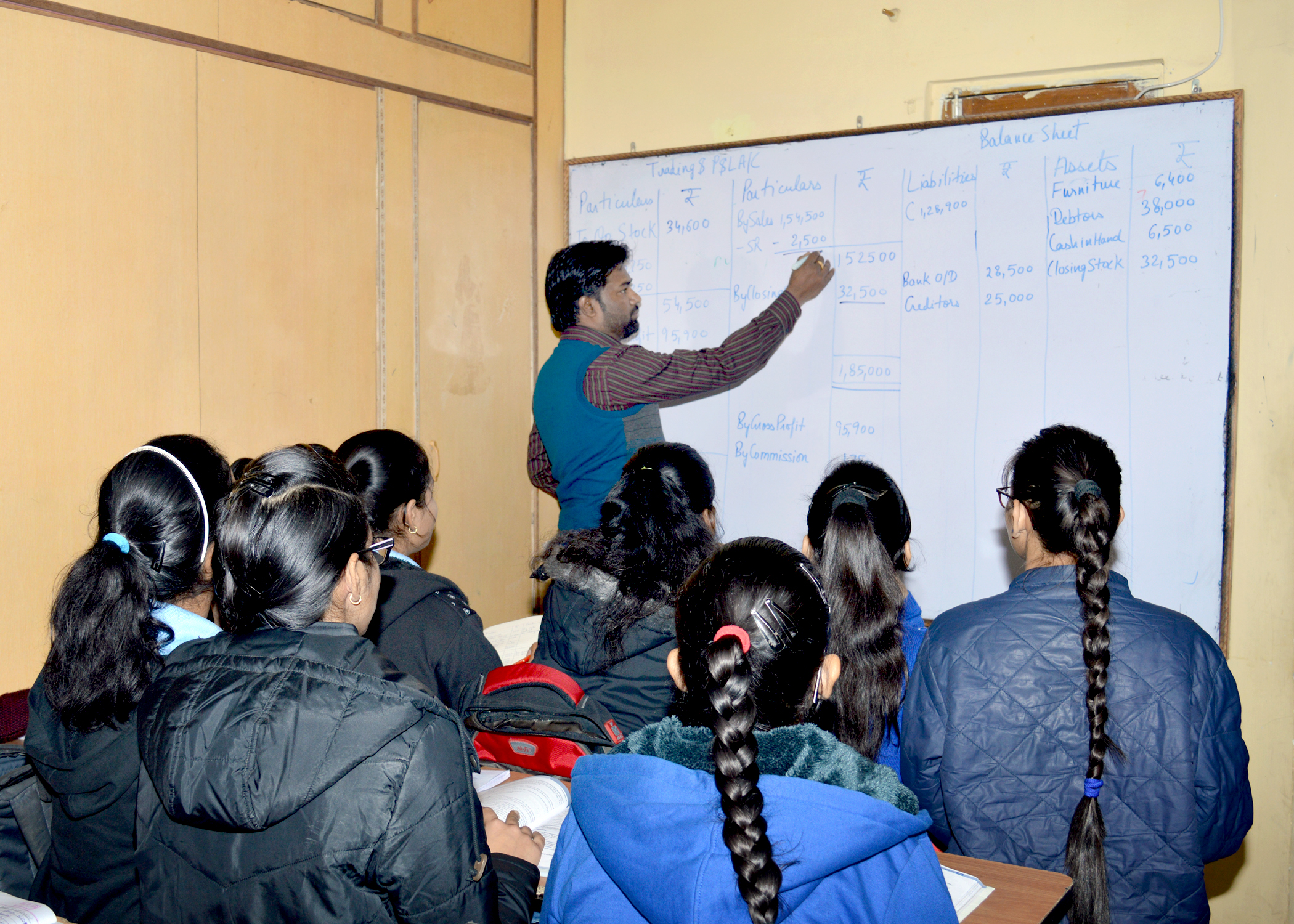 Rankers Academy Classroom Facilities for Comfortable Learning